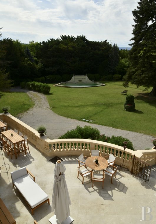 A 19th century chateau open for receptions and holidays to the east of Avignon in the Vaucluse  - photo  n°6